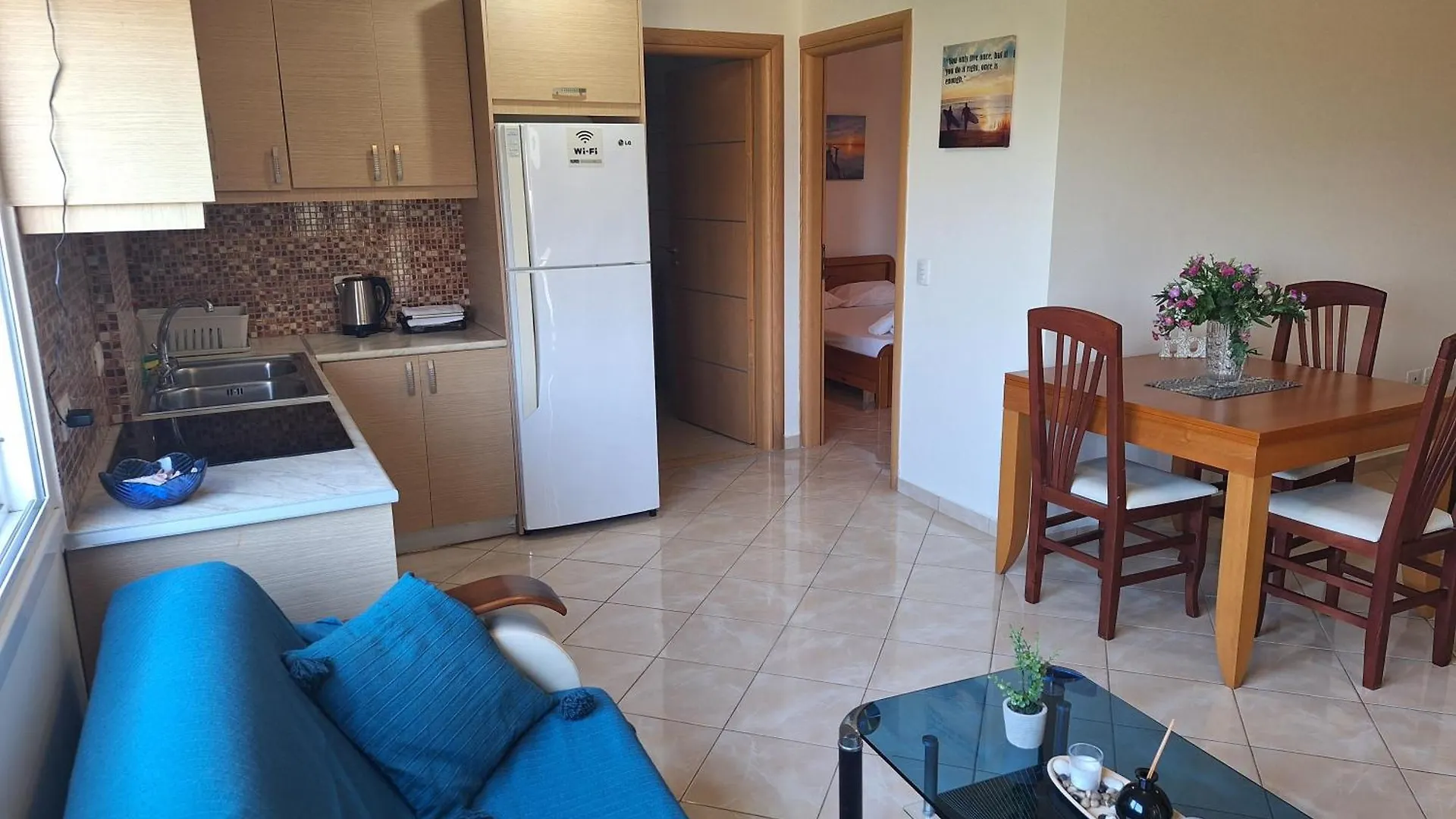 Lucas Apartments Himare 0*,  Albania