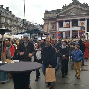 Les Pieds A La Grande Place Apartamento Bruselas