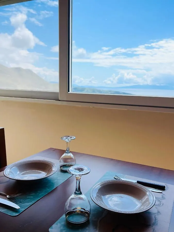Lucas Apartments Himare
