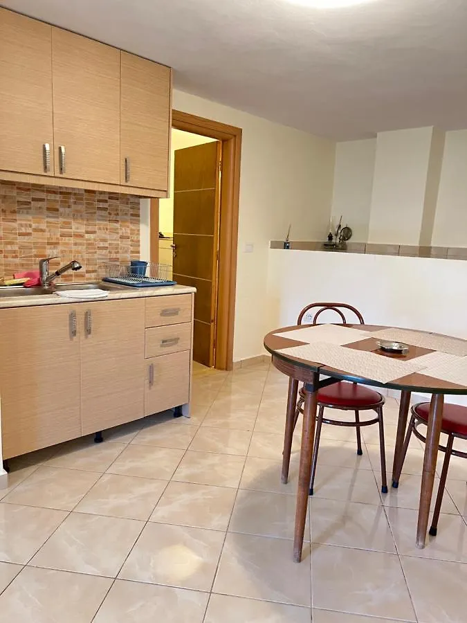 Lucas Apartments Himare