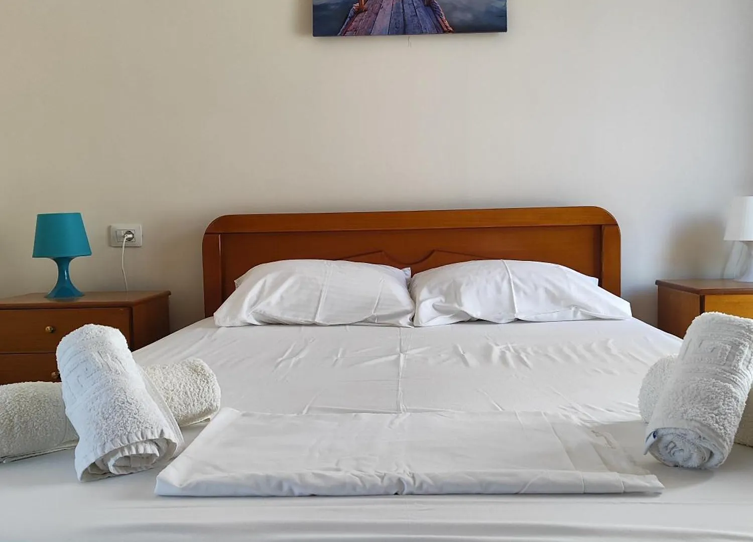 Lucas Apartments Himare 0*,  Albania