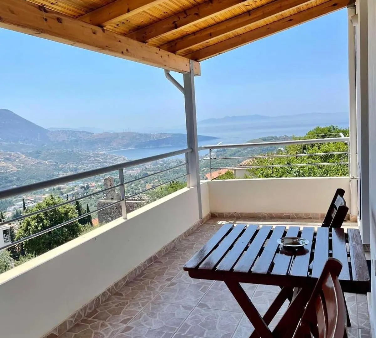 Lucas Apartments Himare Albania