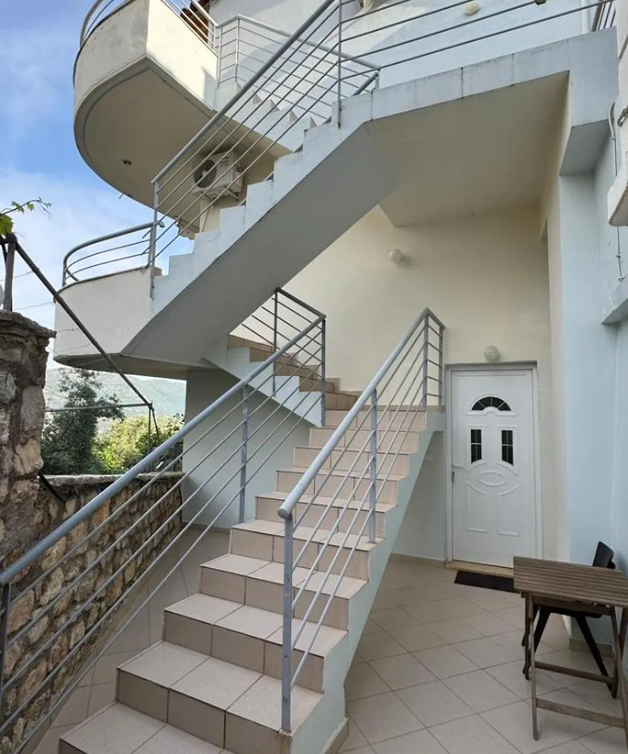 Lucas Apartments Himare